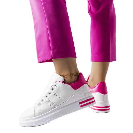 Białe sneakersy z różowym akcentem Davisson ze sklepu ButyModne.pl w kategorii Buty sportowe damskie - zdjęcie 168925541