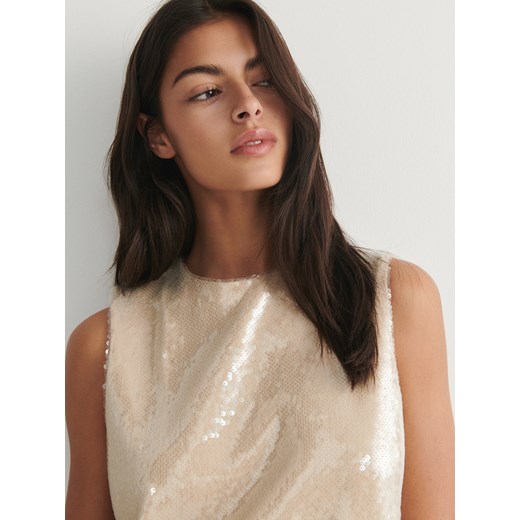 Sukienka Reserved elegancka złota z dekoltem w serek 