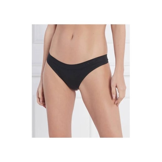 Calvin Klein Underwear Stringi ze sklepu Gomez Fashion Store w kategorii Majtki damskie - zdjęcie 168934103
