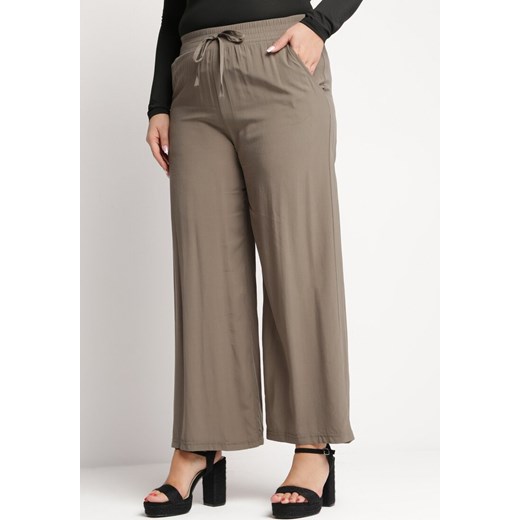 Ciemnozielone Bawełniane Spodnie Szerokie z Kieszeniami Hiveta ze sklepu Born2be Odzież w kategorii Spodnie damskie - zdjęcie 168935422