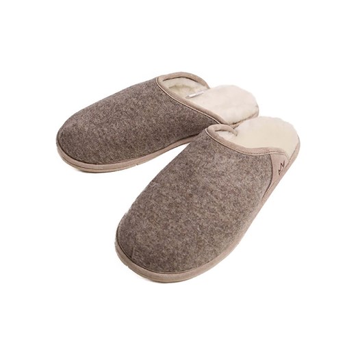Kaiser Naturfellprodukte Wełniane klapki &quot;Cosy Filz&quot; w kolorze brązowym ze sklepu Limango Polska w kategorii Kapcie damskie - zdjęcie 168937752