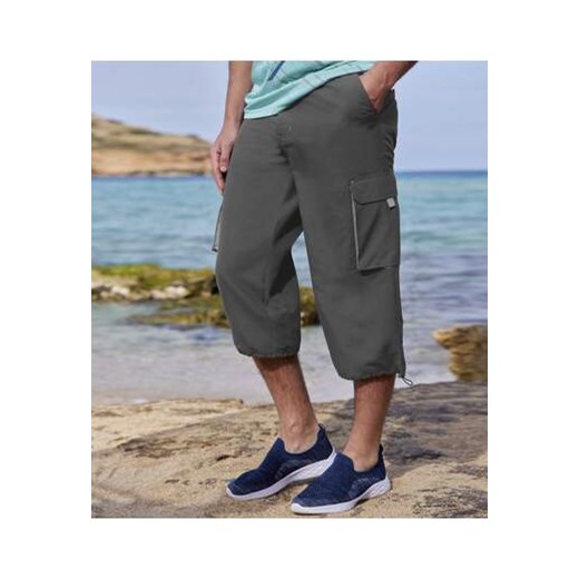 Wygodne spodnie-bojówki ¾ z mikrofibry ze sklepu Atlas For Men w kategorii Spodnie męskie - zdjęcie 168977764