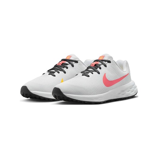 Nike Buty &quot;Revolution 6&quot; w kolorze białym do biegania Nike 38 Limango Polska promocja