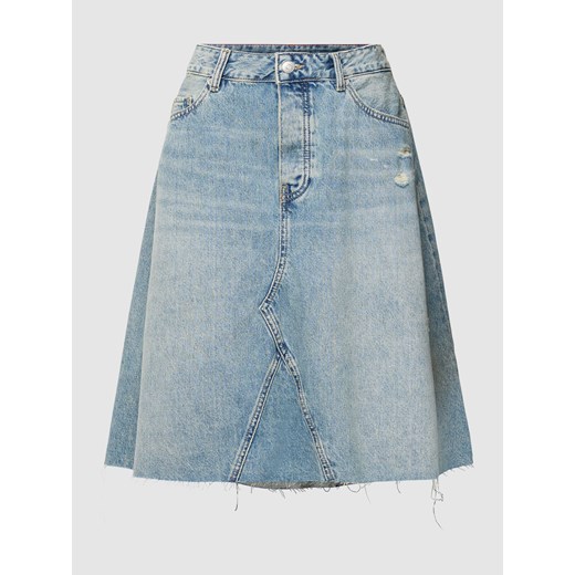 Spódnica jeansowa o długości do kolan z postrzępionym dołem ze sklepu Peek&Cloppenburg  w kategorii Spódnice - zdjęcie 168994543