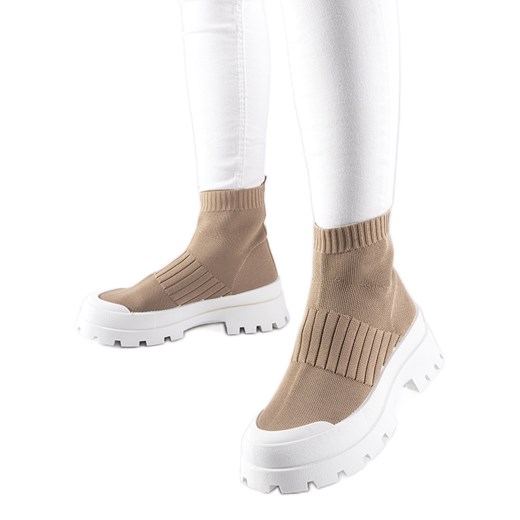 Brązowe sneakersy z elastyczną cholewką Varden ze sklepu ButyModne.pl w kategorii Buty sportowe damskie - zdjęcie 169009964