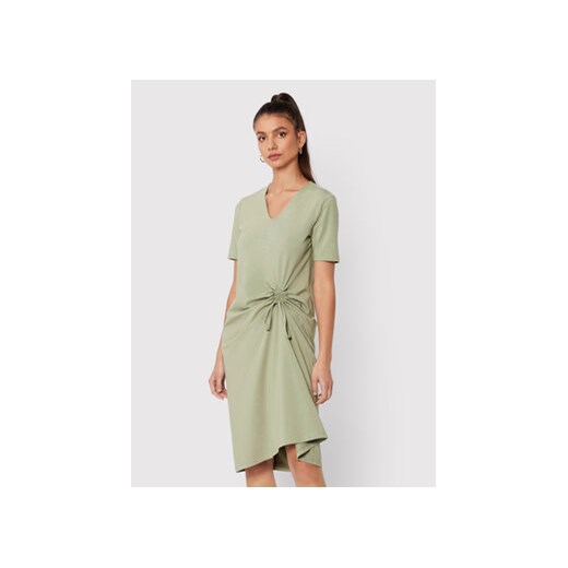 Tatuum Sukienka codzienna Riri T2215.198 Zielony Regular Fit ze sklepu MODIVO w kategorii Sukienki - zdjęcie 169016034