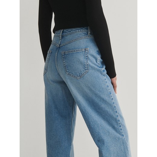 Jeansy damskie Reserved w miejskim stylu