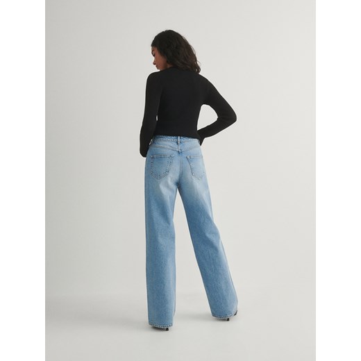 Jeansy damskie Reserved w miejskim stylu