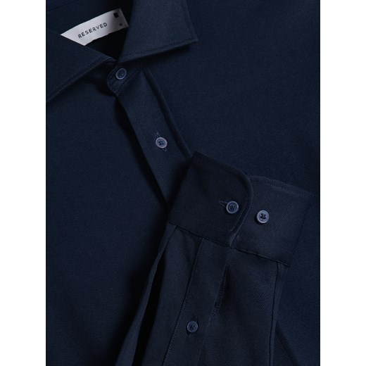 Reserved koszula męska z klasycznym kołnierzykiem granatowa casual 