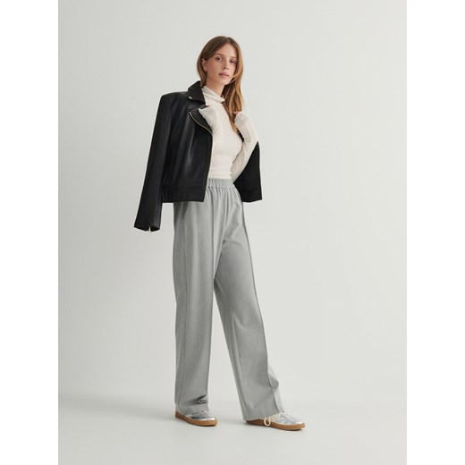 Reserved - Spodnie z kantem - szary ze sklepu Reserved w kategorii Spodnie damskie - zdjęcie 169144664