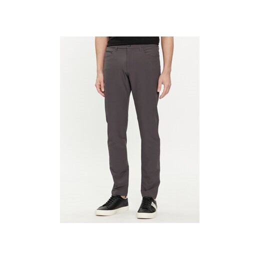 Boss Spodnie materiałowe T-Atg 50495498 Szary Slim Fit ze sklepu MODIVO w kategorii Spodnie męskie - zdjęcie 169180450