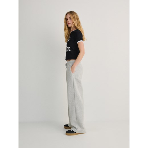 Reserved - Spodnie dresowe - jasnoszary ze sklepu Reserved w kategorii Spodnie damskie - zdjęcie 169212692