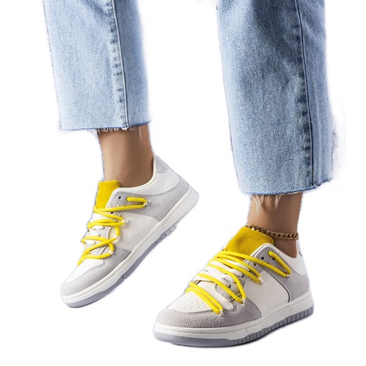 Szare sneakersy z żółtymi sznurówkami Aucoin ze sklepu ButyModne.pl w kategorii Trampki damskie - zdjęcie 169224054