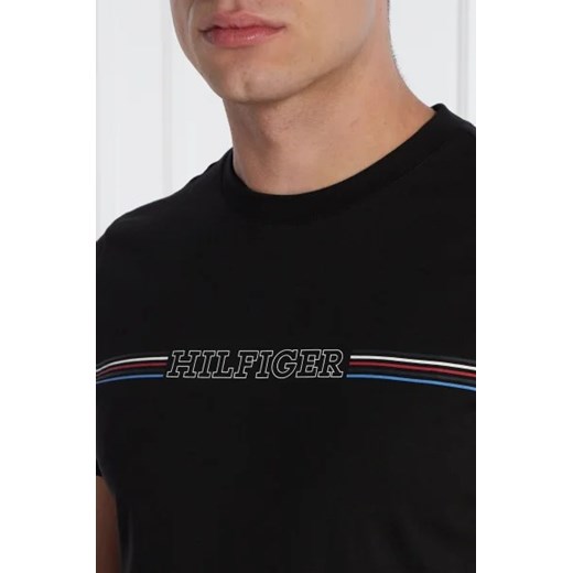 Czarny t-shirt męski Tommy Hilfiger z krótkimi rękawami z napisami młodzieżowy 