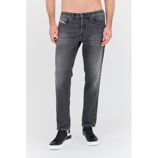 DIESEL Czarne jeansy D-finitive Tapered, Rozmiar 34 ze sklepu outfit.pl w kategorii Jeansy męskie - zdjęcie 169236983