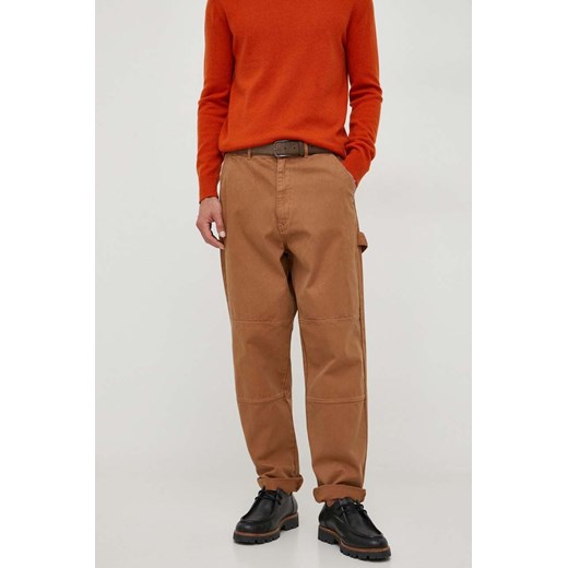 Barbour spodnie bawełniane kolor brązowy w fasonie chinos ze sklepu PRM w kategorii Spodnie męskie - zdjęcie 169246731