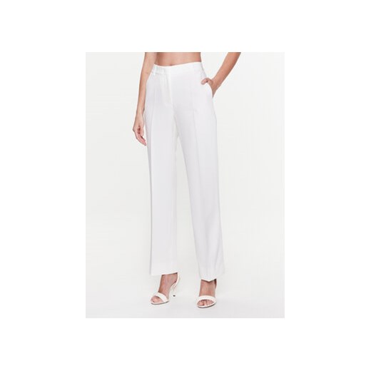 Bruuns Bazaar Spodnie materiałowe Magica BBW3292 Biały Straight Fit ze sklepu MODIVO w kategorii Spodnie damskie - zdjęcie 169284312