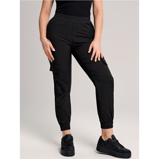 Sinsay - Spodnie z kieszeniami - czarny ze sklepu Sinsay w kategorii Spodnie damskie - zdjęcie 169293140