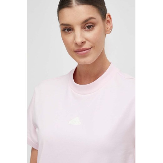 adidas t-shirt damski kolor różowy IS4288 ze sklepu ANSWEAR.com w kategorii Bluzki damskie - zdjęcie 169294054