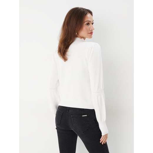 Mohito - Biały sweter z bufiastym rękawem - biały ze sklepu Mohito w kategorii Swetry damskie - zdjęcie 169312794