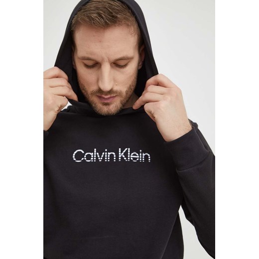 Calvin Klein bluza bawełniana męska kolor czarny z kapturem z nadrukiem ze sklepu ANSWEAR.com w kategorii Bluzy męskie - zdjęcie 169325194