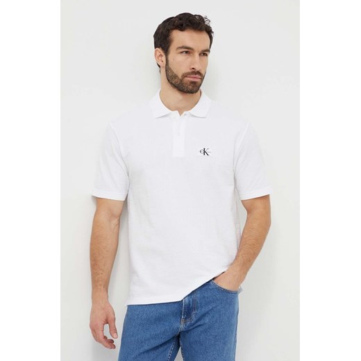 Calvin Klein Jeans polo męski kolor biały z aplikacją ze sklepu ANSWEAR.com w kategorii T-shirty męskie - zdjęcie 169328983