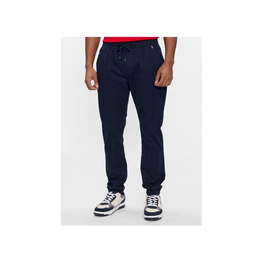 Tommy Jeans Joggery Tjm Austin Jog DM0DM18343 Granatowy Regular Fit ze sklepu MODIVO w kategorii Spodnie męskie - zdjęcie 169402794