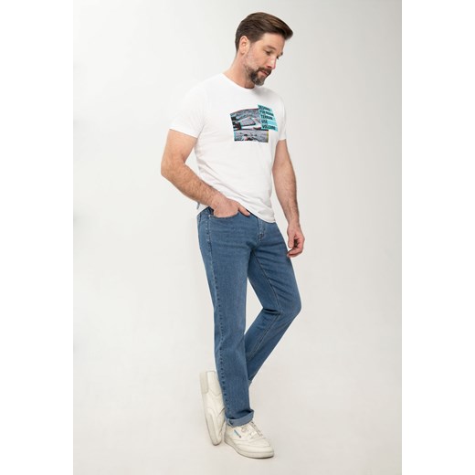 Jasnoniebieskie spodnie jeansowe męske, Regular Fit, D-JERRY 39 ze sklepu Volcano.pl w kategorii Jeansy męskie - zdjęcie 169421792