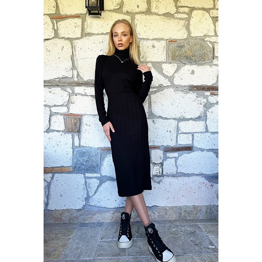 trendyol Sukienka w kolorze czarnym ze sklepu Limango Polska w kategorii Sukienki - zdjęcie 169427670