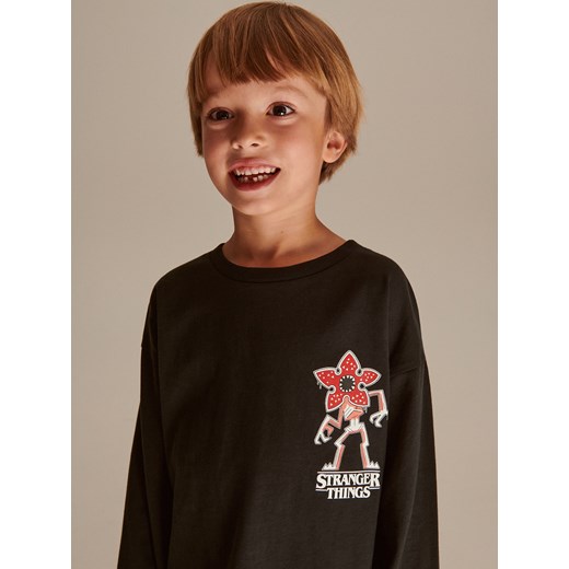 Reserved - Longsleeve oversize Stranger Things - czarny Reserved 158 (12 lat) wyprzedaż Reserved