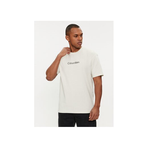 Calvin Klein T-Shirt Hero K10K111346 Écru Regular Fit ze sklepu MODIVO w kategorii T-shirty męskie - zdjęcie 169449922