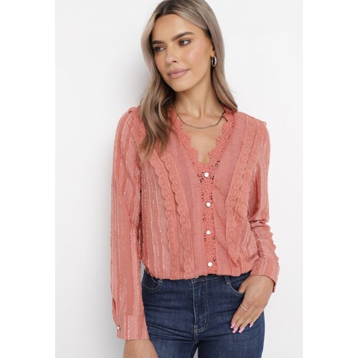 Różowa Koszula z Falbankami i Ażurową Koronką Fairwillow ze sklepu Born2be Odzież w kategorii Koszule damskie - zdjęcie 169451280