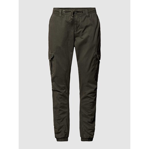 Spodnie sportowe z kieszeniami cargo w jednolitym kolorze ze sklepu Peek&Cloppenburg  w kategorii Spodnie męskie - zdjęcie 169459880