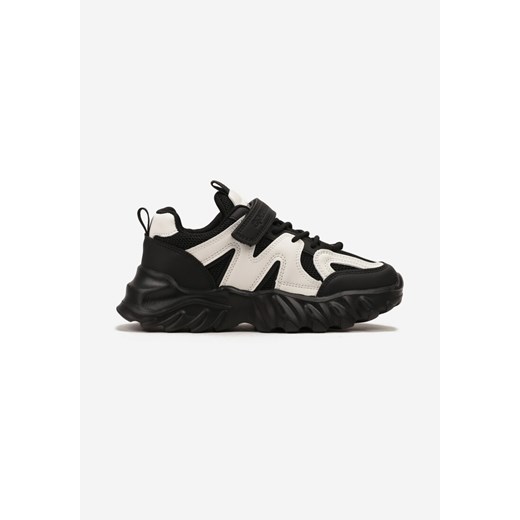 Czarne Buty Sportowe Sneakersy z Tłoczoną Podeszwą i Naszywkami Talcina ze sklepu born2be.pl w kategorii Buty sportowe dziecięce - zdjęcie 169465303