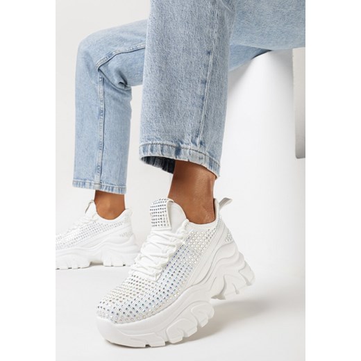 Białe Sneakersy na Grubej Podeszwie Ozdobione Cyrkoniami Nallua ze sklepu born2be.pl w kategorii Buty sportowe damskie - zdjęcie 169469993