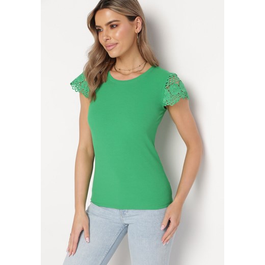 Zielona Bluzka Prążkowana z Koronkowymi Wstawkami i Cekinami Esmalde ze sklepu Born2be Odzież w kategorii Bluzki damskie - zdjęcie 169471280