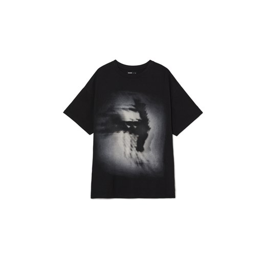 Cropp - Czarna koszulka oversize z nadrukiem - czarny ze sklepu Cropp w kategorii Bluzki damskie - zdjęcie 169531251