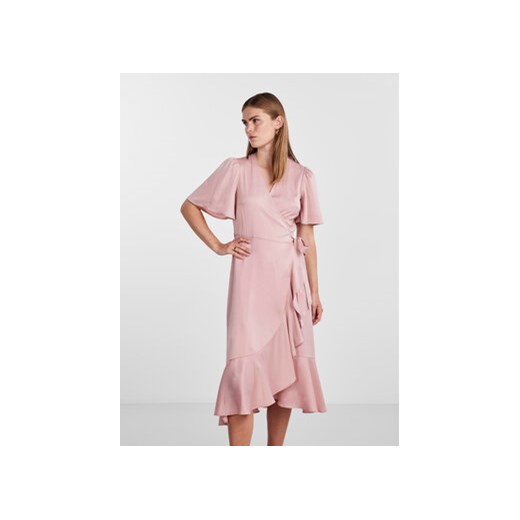 YAS Sukienka koktajlowa Thea 26028890 Różowy Standard Fit ze sklepu MODIVO w kategorii Sukienki - zdjęcie 169565894