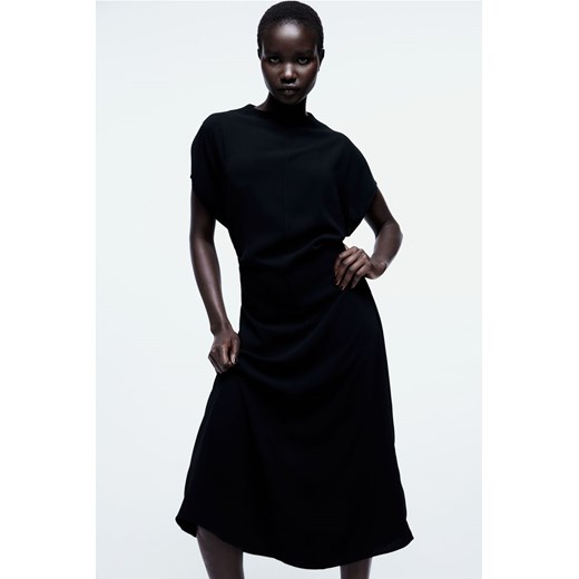 H & M - Sukienka z wciętą talią - Czarny H & M XL H&M