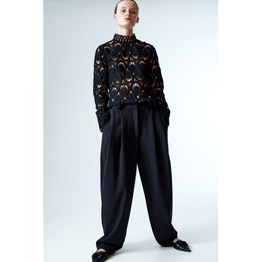 H & M - Zwężane spodnie z diagonalu - Czarny ze sklepu H&M w kategorii Spodnie damskie - zdjęcie 169593132