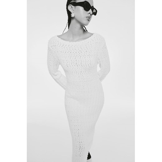 Sukienka H & M biała z długim rękawem 
