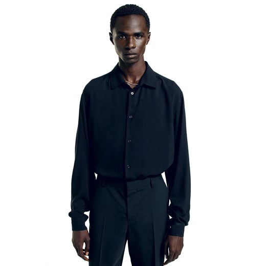 H & M - Koszula z wiskozy Regular Fit - Czarny ze sklepu H&M w kategorii Koszule męskie - zdjęcie 169598383
