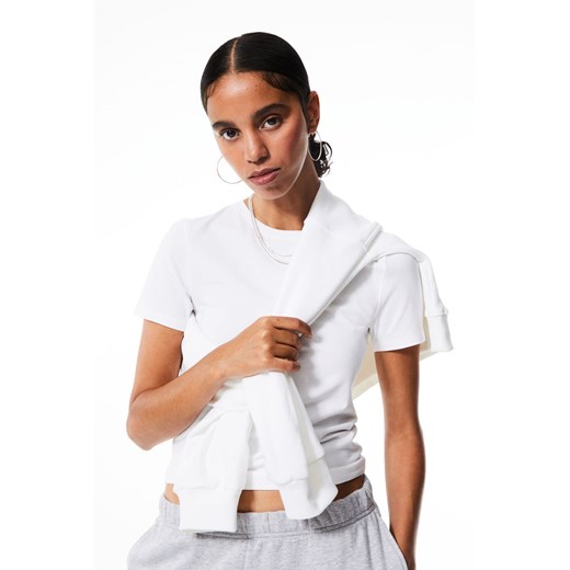 H & M - Dopasowany T-shirt - Biały ze sklepu H&M w kategorii Bluzki damskie - zdjęcie 169599711