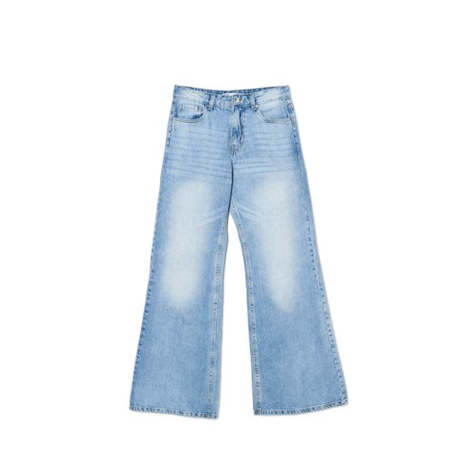 Cropp - Jasnoniebieskie jeansy flare - niebieski ze sklepu Cropp w kategorii Jeansy damskie - zdjęcie 169601014