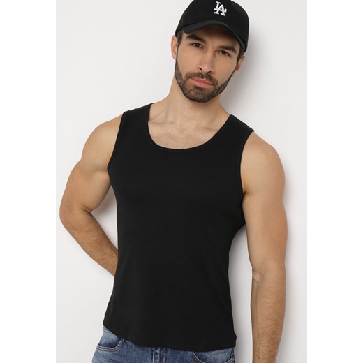 Czarna Klasyczna Koszulka Bez Rękawów Fivena ze sklepu Born2be Odzież w kategorii Podkoszulki męskie - zdjęcie 169603052