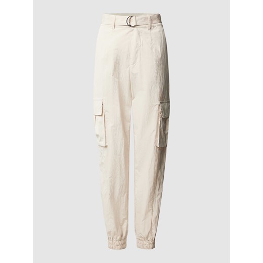 Spodnie o kroju regular fit z kieszeniami cargo model ‘KORI’ ze sklepu Peek&Cloppenburg  w kategorii Spodnie damskie - zdjęcie 169603321