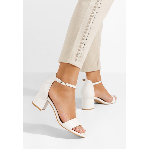 Białe sandały na słupku Nomeria V2 ze sklepu Zapatos w kategorii Sandały damskie - zdjęcie 169607371