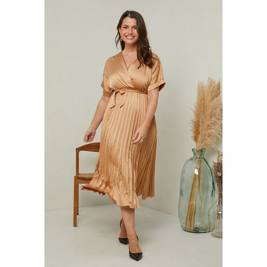 Sukienka Curvy Lady kopertowa z krótkim rękawem w serek