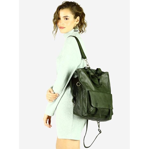 Skórzana torebka plecak z kieszenią z przodu - MARCO MAZZINI ciemny zielony ze sklepu Verostilo w kategorii Plecaki - zdjęcie 169618543