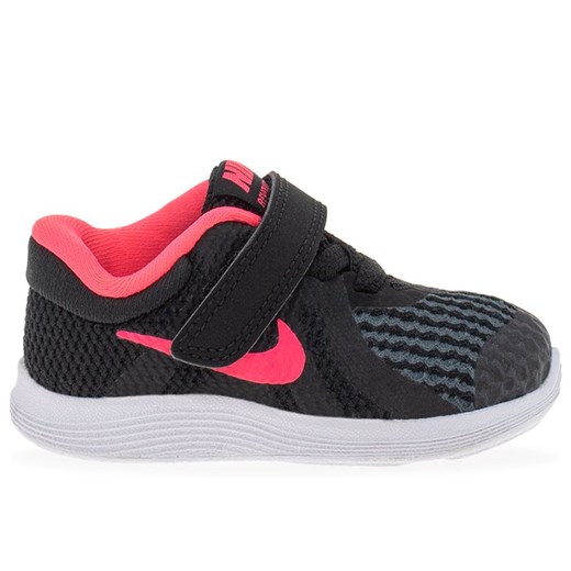Buty Nike Revolution 4 943308-004 - czarne ze sklepu streetstyle24.pl w kategorii Buty sportowe dziecięce - zdjęcie 169624760